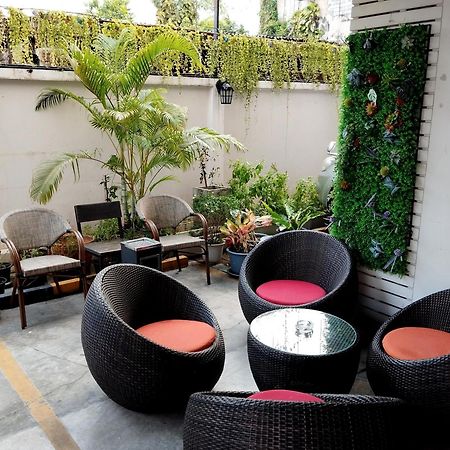 Siri Heritage Bangkok Hotel Buitenkant foto