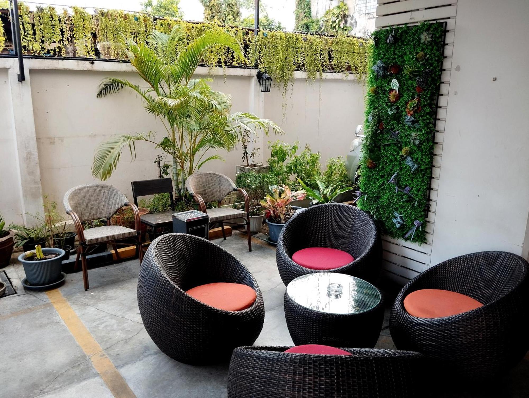 Siri Heritage Bangkok Hotel Buitenkant foto