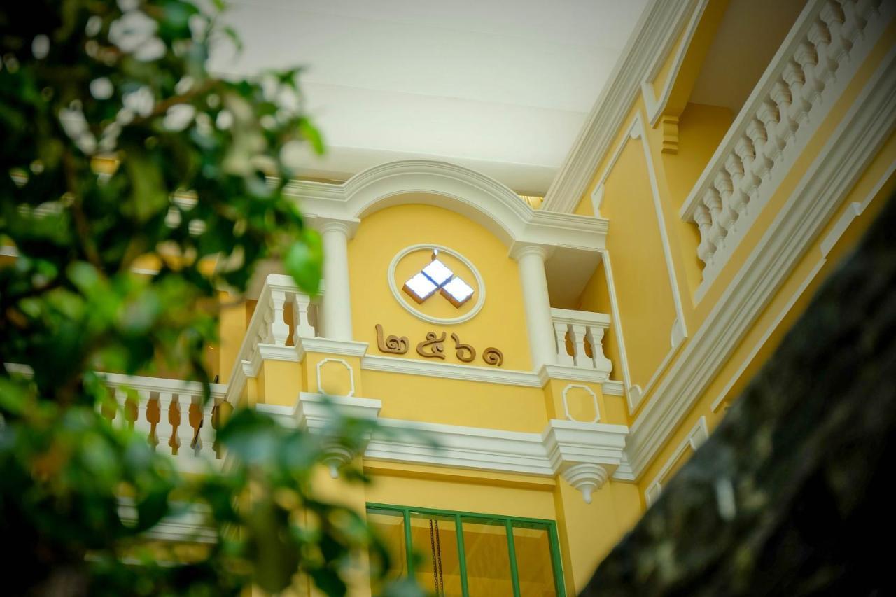 Siri Heritage Bangkok Hotel Buitenkant foto